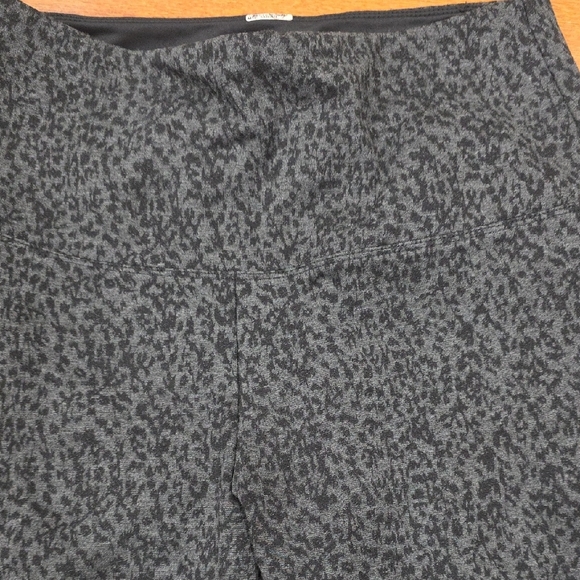 Lysse Leopard Print‎ Leggings - Picture 2 of 3